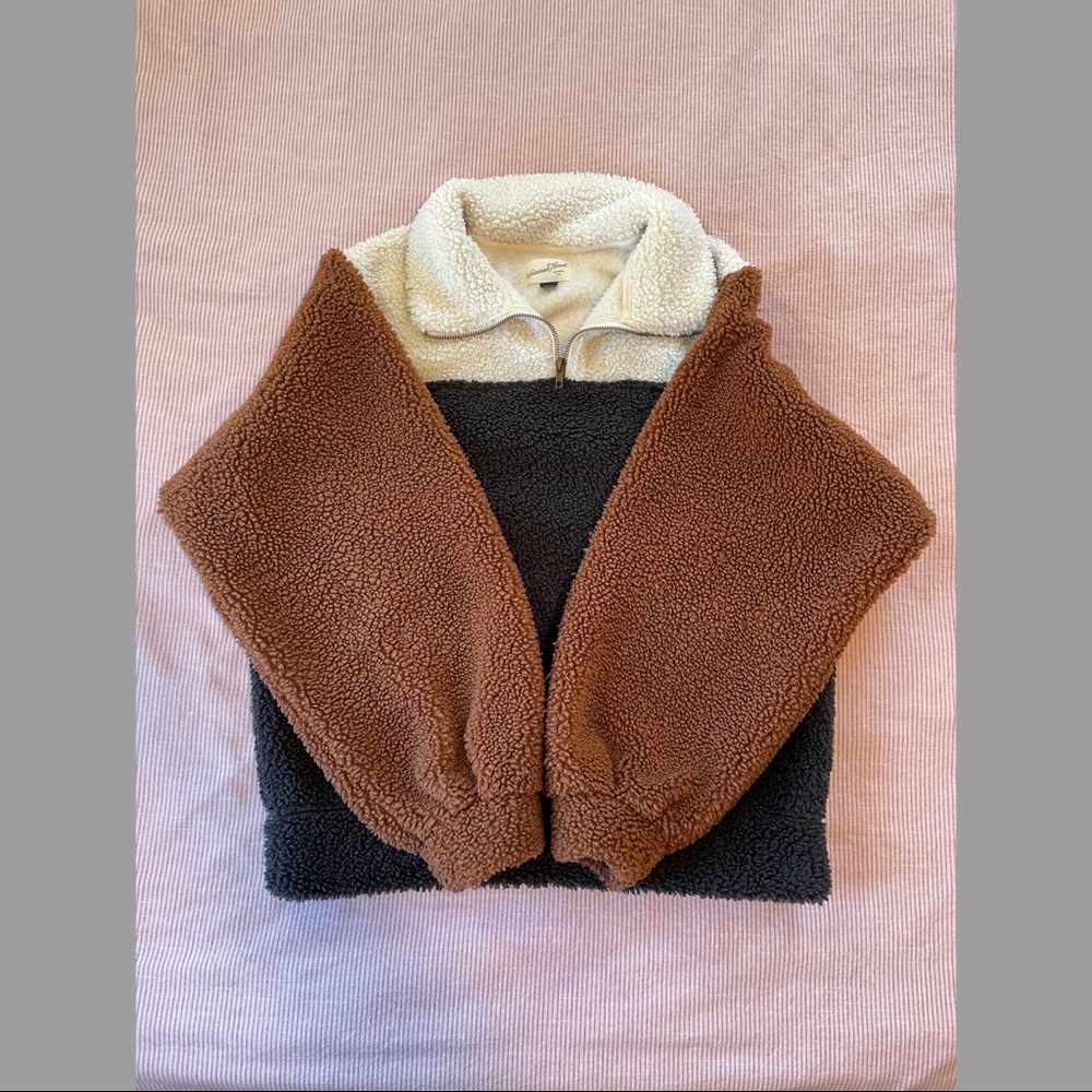 Universal Thread polyester pullover in size S. Brown, cream and black.